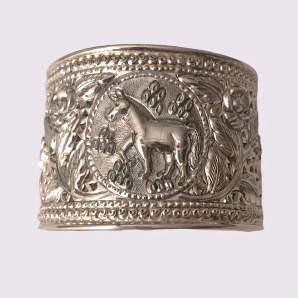 Vintage Equestrian Sterling Silver Wide Cuff Bracelet Stamped 925 - Picture 2 of 12